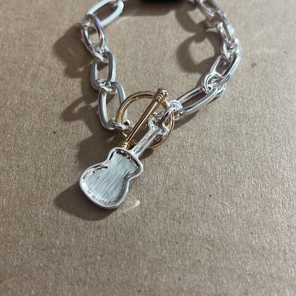 ๐5/$25๐โ New Nashville Guitar ๐ธ charm Dangle Bracelet - Picture 5 of 6